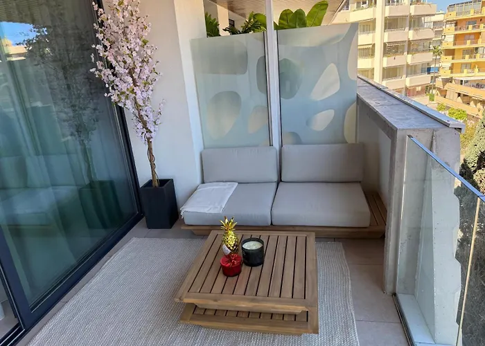 Jade Tower Magic's Fuengirola