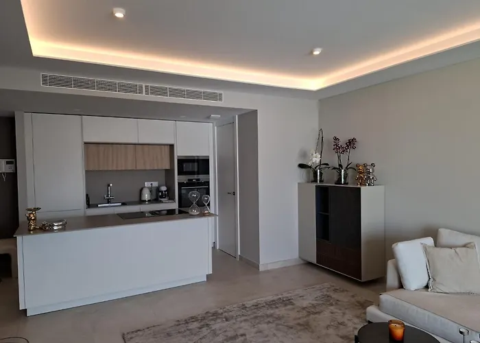 Jade Tower Magic's * Fuengirola