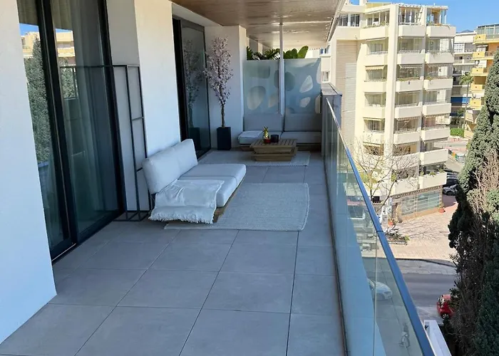 Jade Tower Magic's * Fuengirola