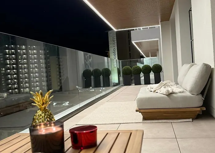 Jade Tower Magic's * Fuengirola